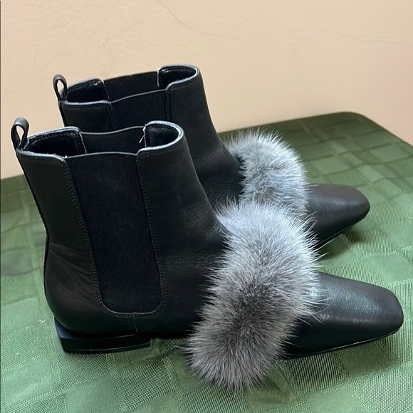 Dymonlatry Elegant Black Leather Ankle Boots with Fur Trim - Picture 11 of 14